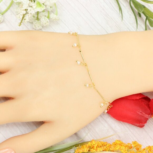 "Trendy Handmade Bracelet – A Thoughtful Gift for Girls & Women | UNVRC1140 - Picture 2 of 10